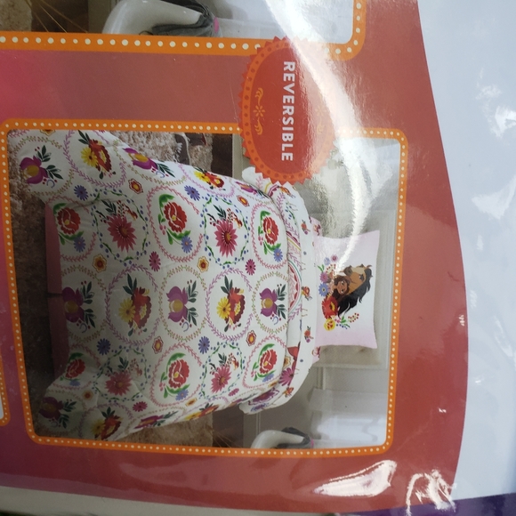 Dreamworks Bedding Spirit Untamed Twin Reversible Comforter And 3